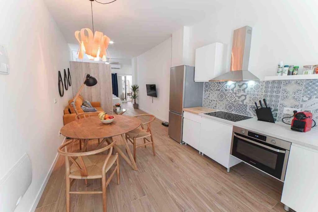 Studio Chic Avec Terrasse, Lumineux Et Calme 1 Valencia Buitenkant foto